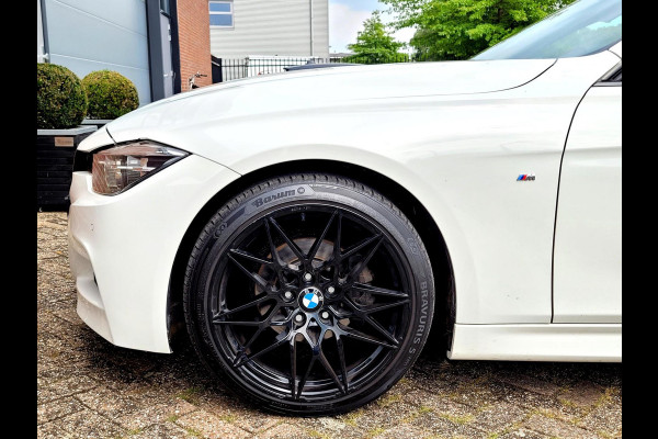 BMW 3 Serie Touring 320i M-Sport, Camera, Alcantara, LED (Dealer-onderhouden) - Keramische coating