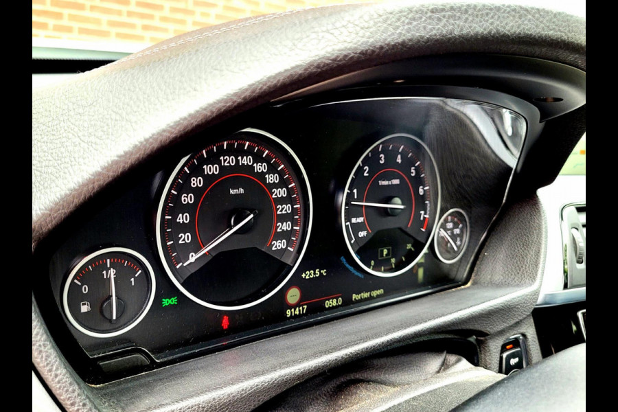 BMW 3 Serie Touring 320i M-Sport, Camera, Alcantara, LED (Dealer-onderhouden) - Keramische coating