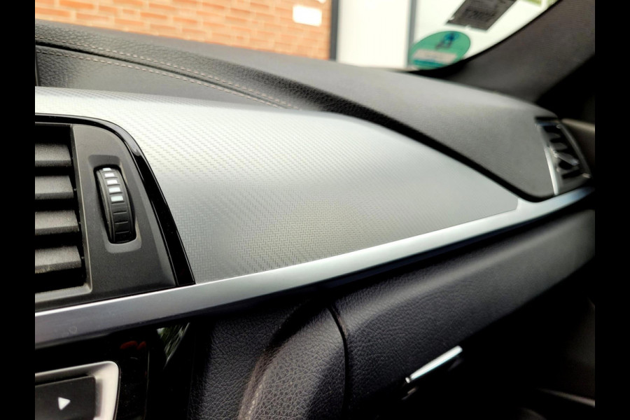 BMW 3 Serie Touring 320i M-Sport, Camera, Alcantara, LED (Dealer-onderhouden) - Keramische coating