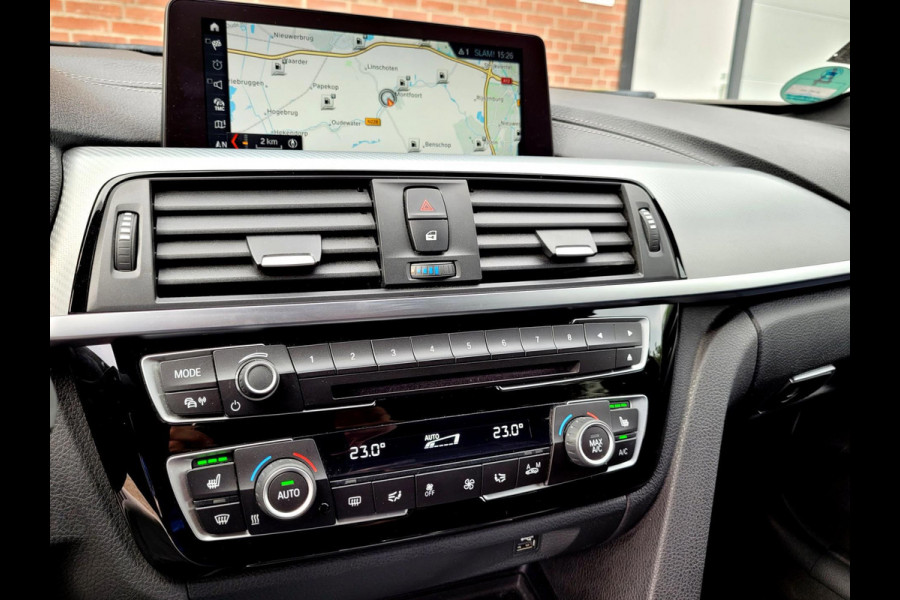 BMW 3 Serie Touring 320i M-Sport, Camera, Alcantara, LED (Dealer-onderhouden) - Keramische coating