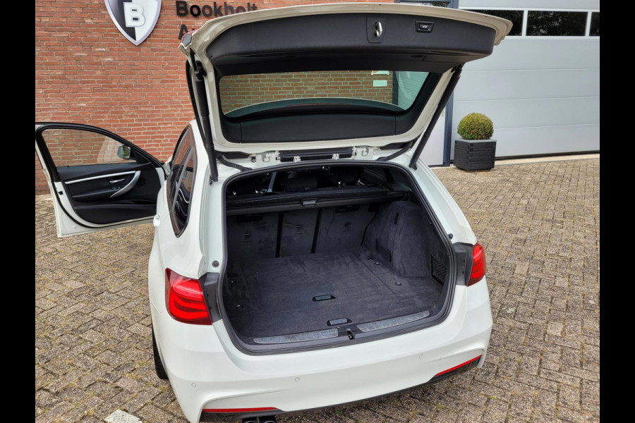 BMW 3 Serie Touring 320i M-Sport, Camera, Alcantara, LED (Dealer-onderhouden) - Keramische coating