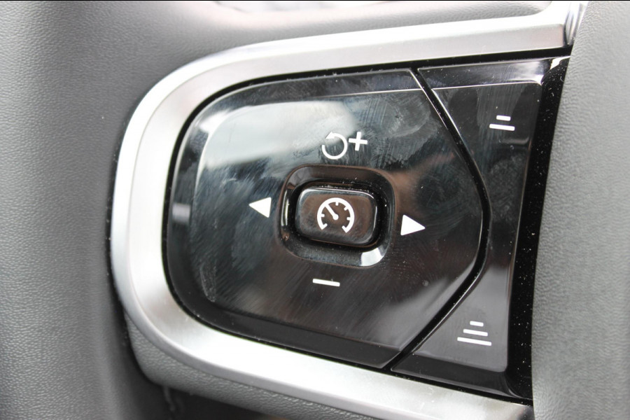 Volvo V60 T6 350PK Automaat Plug-in hybrid AWD Plus Dark Long Range / Google infotainment / Cruise Control / Lederen bekleding / Keyless entry / Elektrisch bedienbare voorstoelen met geheugen / Verwarmbare voorstoelen
