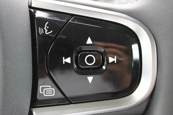 Volvo V60 T6 350PK Automaat Plug-in hybrid AWD Plus Dark Long Range / Google infotainment / Cruise Control / Lederen bekleding / Keyless entry / Elektrisch bedienbare voorstoelen met geheugen / Verwarmbare voorstoelen