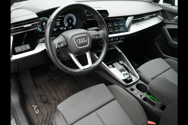 Audi A3 Sportback 45 TFSI e S-Line Plug In Hybrid 245 pk PHEV | Adaptive Cruise | Carplay | Camera | Navigatie | Keyless | Sportstoelen | Dode Hoek |  Digitale Cockpit |