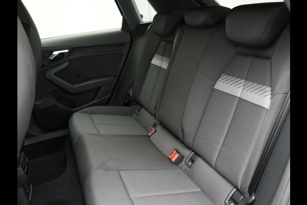 Audi A3 Sportback 45 TFSI e S-Line Plug In Hybrid 245 pk PHEV | Adaptive Cruise | Carplay | Camera | Navigatie | Keyless | Sportstoelen | Dode Hoek |  Digitale Cockpit |