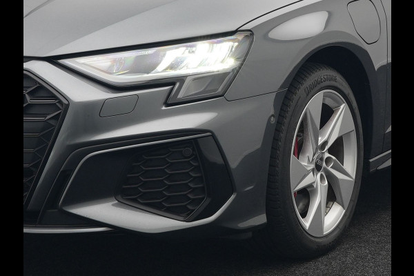 Audi A3 Sportback 45 TFSI e S-Line Plug In Hybrid 245 pk PHEV | Adaptive Cruise | Carplay | Camera | Navigatie | Keyless | Sportstoelen | Dode Hoek |  Digitale Cockpit |