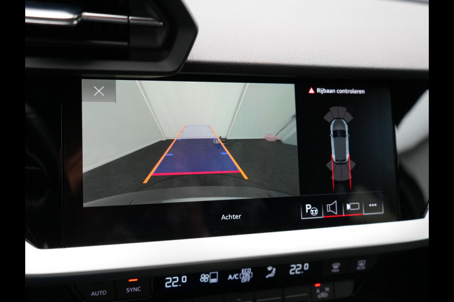 Audi A3 Sportback 45 TFSI e S-Line Plug In Hybrid 245 pk PHEV | Adaptive Cruise | Carplay | Camera | Navigatie | Keyless | Sportstoelen | Dode Hoek |  Digitale Cockpit |