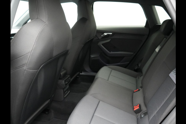 Audi A3 Sportback 45 TFSI e S-Line Plug In Hybrid 245 pk PHEV | Adaptive Cruise | Carplay | Camera | Navigatie | Keyless | Sportstoelen | Dode Hoek |  Digitale Cockpit |