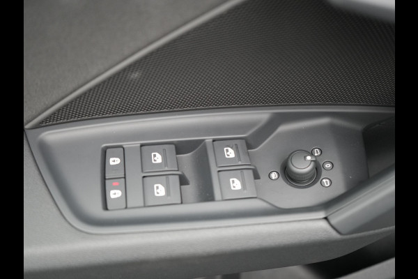 Audi A3 Sportback 45 TFSI e S-Line Plug In Hybrid 245 pk PHEV | Adaptive Cruise | Carplay | Camera | Navigatie | Keyless | Sportstoelen | Dode Hoek |  Digitale Cockpit |