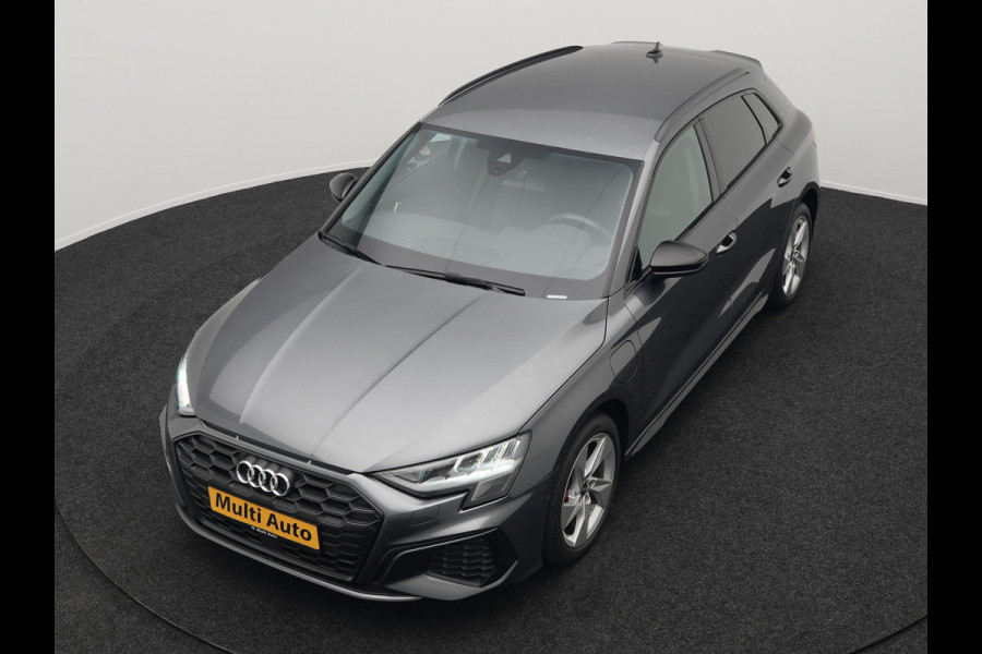 Audi A3 Sportback 45 TFSI e S-Line Plug In Hybrid 245 pk PHEV | Adaptive Cruise | Carplay | Camera | Navigatie | Keyless | Sportstoelen | Dode Hoek |  Digitale Cockpit |