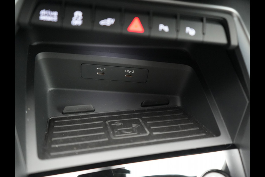 Audi A3 Sportback 45 TFSI e S-Line Plug In Hybrid 245 pk PHEV | Adaptive Cruise | Carplay | Camera | Navigatie | Keyless | Sportstoelen | Dode Hoek |  Digitale Cockpit |