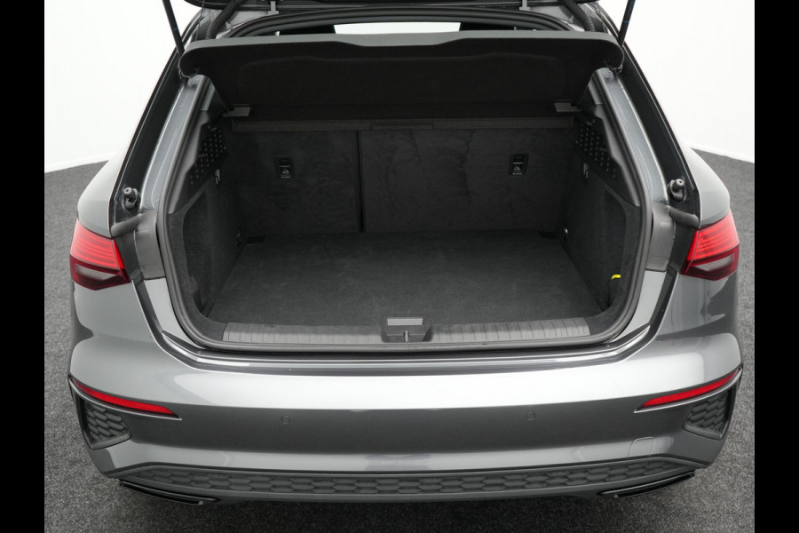 Audi A3 Sportback 45 TFSI e S-Line Plug In Hybrid 245 pk PHEV | Adaptive Cruise | Carplay | Camera | Navigatie | Keyless | Sportstoelen | Dode Hoek |  Digitale Cockpit |