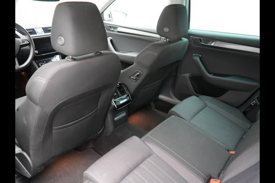 Škoda Superb 1.4 TSI iV Business Edition Plus Plug In Hybrid 218pk PHEV | Trekhaak af Fabriek | Adaptive Cruise | Carplay | Electrische Sportstoelen met Memory |  Keyless |  Chrystal Led |
