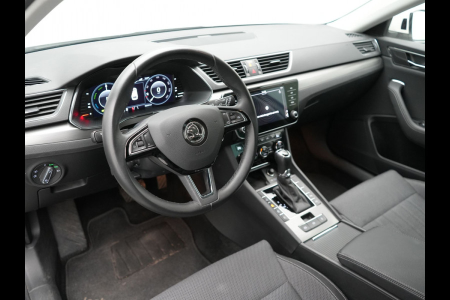 Škoda Superb 1.4 TSI iV Business Edition Plus Plug In Hybrid 218pk PHEV | Trekhaak af Fabriek | Adaptive Cruise | Carplay | Electrische Sportstoelen met Memory |  Keyless |  Chrystal Led |