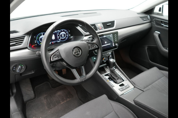 Škoda Superb 1.4 TSI iV Business Edition Plus Plug In Hybrid 218pk PHEV | Trekhaak af Fabriek | Adaptive Cruise | Carplay | Electrische Sportstoelen met Memory |  Keyless |  Chrystal Led |