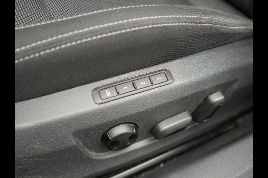 Škoda Superb 1.4 TSI iV Business Edition Plus Plug In Hybrid 218pk PHEV | Trekhaak af Fabriek | Adaptive Cruise | Carplay | Electrische Sportstoelen met Memory |  Keyless |  Chrystal Led |