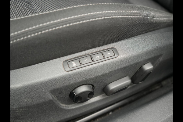 Škoda Superb 1.4 TSI iV Business Edition Plus Plug In Hybrid 218pk PHEV | Trekhaak af Fabriek | Adaptive Cruise | Carplay | Electrische Sportstoelen met Memory |  Keyless |  Chrystal Led |