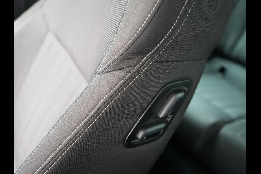 Škoda Superb 1.4 TSI iV Business Edition Plus Plug In Hybrid 218pk PHEV | Trekhaak af Fabriek | Adaptive Cruise | Carplay | Electrische Sportstoelen met Memory |  Keyless |  Chrystal Led |