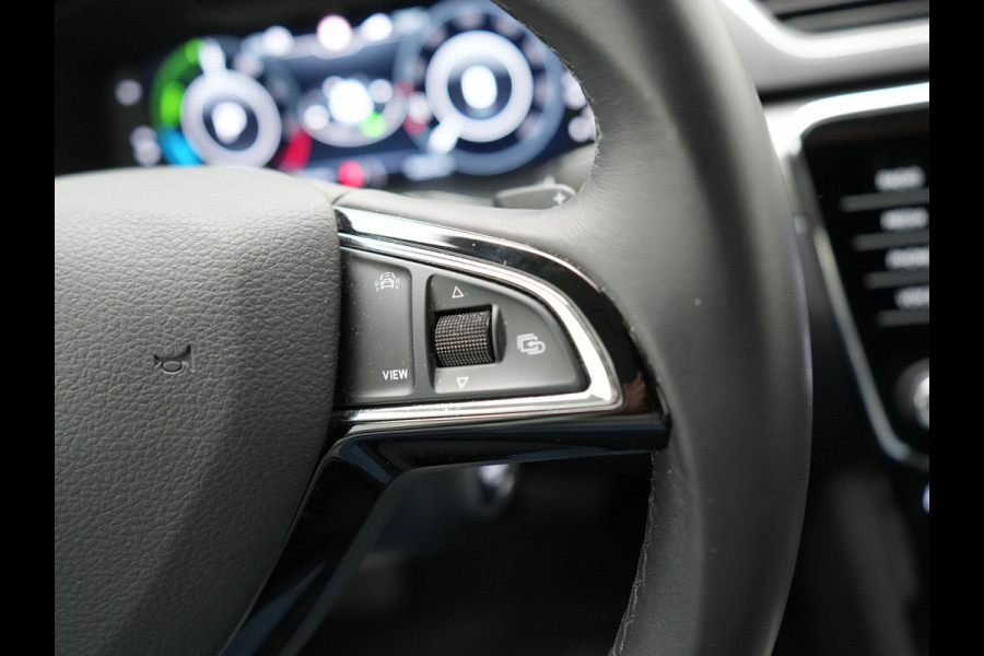 Škoda Superb 1.4 TSI iV Business Edition Plus Plug In Hybrid 218pk PHEV | Trekhaak af Fabriek | Adaptive Cruise | Carplay | Electrische Sportstoelen met Memory |  Keyless |  Chrystal Led |