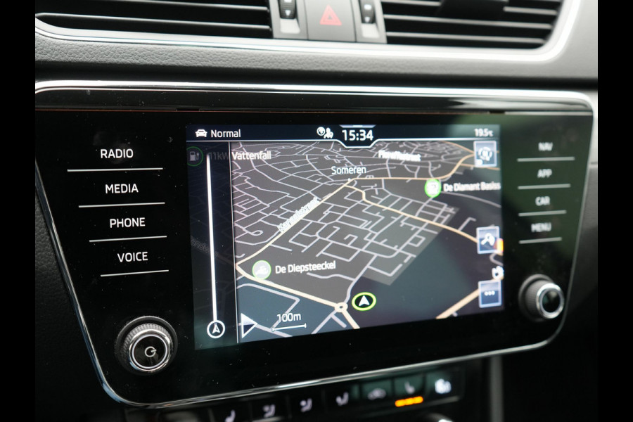 Škoda Superb 1.4 TSI iV Business Edition Plus Plug In Hybrid 218pk PHEV | Trekhaak af Fabriek | Adaptive Cruise | Carplay | Electrische Sportstoelen met Memory |  Keyless |  Chrystal Led |
