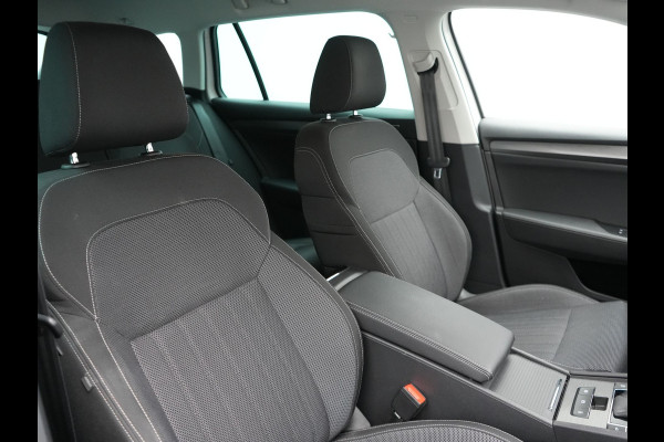 Škoda Superb 1.4 TSI iV Business Edition Plus Plug In Hybrid 218pk PHEV | Trekhaak af Fabriek | Adaptive Cruise | Carplay | Electrische Sportstoelen met Memory |  Keyless |  Chrystal Led |