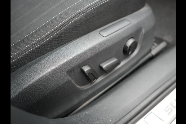 Škoda Superb 1.4 TSI iV Business Edition Plus Plug In Hybrid 218pk PHEV | Trekhaak af Fabriek | Adaptive Cruise | Carplay | Electrische Sportstoelen met Memory |  Keyless |  Chrystal Led |