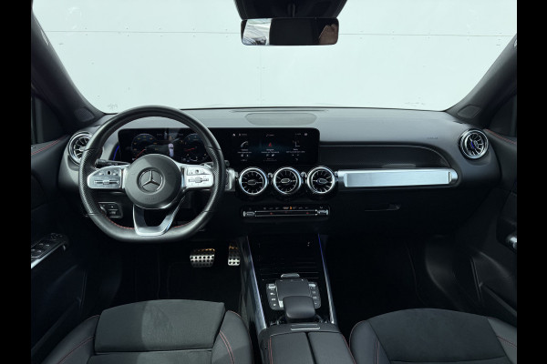 Mercedes-Benz Glb 200 Business Solution AMG | Pano | Trekhaak | ACC | 360* Camera | LED | DAB+ | 19 inch