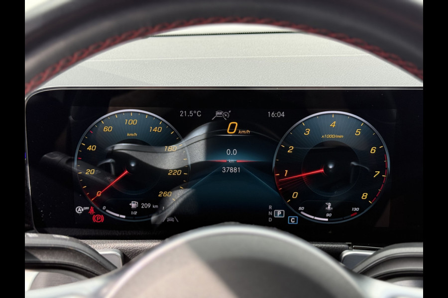 Mercedes-Benz Glb 200 Business Solution AMG | Pano | Trekhaak | ACC | 360* Camera | LED | DAB+ | 19 inch