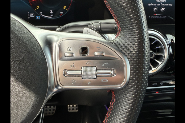 Mercedes-Benz Glb 200 Business Solution AMG | Pano | Trekhaak | ACC | 360* Camera | LED | DAB+ | 19 inch