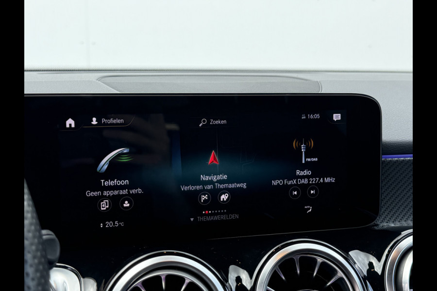 Mercedes-Benz Glb 200 Business Solution AMG | Pano | Trekhaak | ACC | 360* Camera | LED | DAB+ | 19 inch