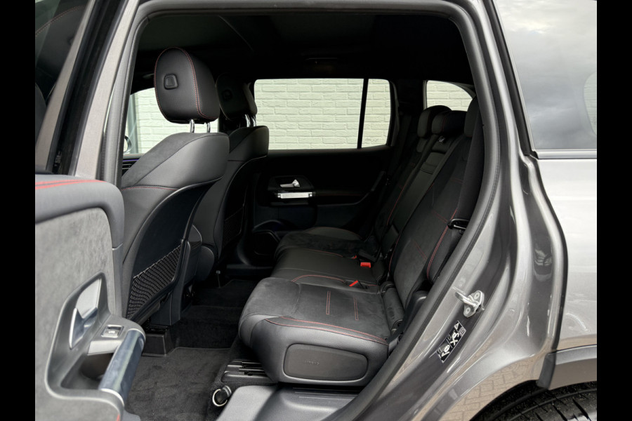 Mercedes-Benz Glb 200 Business Solution AMG | Pano | Trekhaak | ACC | 360* Camera | LED | DAB+ | 19 inch