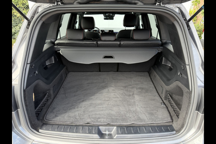 Mercedes-Benz Glb 200 Business Solution AMG | Pano | Trekhaak | ACC | 360* Camera | LED | DAB+ | 19 inch