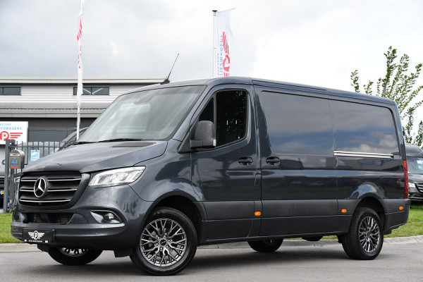 Mercedes-Benz Sprinter 319 1.9 CDI L2H1 RWD PB Edition Full Options! 360 Camera, 3500kg Trekhaak, Cruise, LED, Stoelverwarming, 10,5'' Mbux, 2 x Schuifdeur, Leder, Uniek!