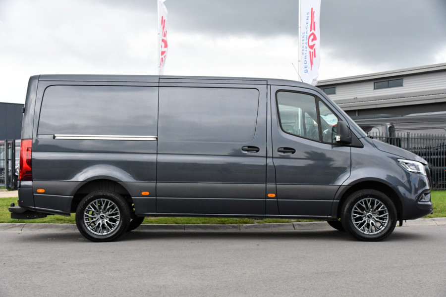 Mercedes-Benz Sprinter 319 1.9 CDI L2H1 RWD PB Edition Full Options! 360 Camera, 3500kg Trekhaak, Cruise, LED, Stoelverwarming, 10,5'' Mbux, 2 x Schuifdeur, Leder, Uniek!