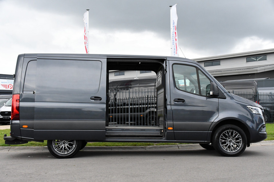 Mercedes-Benz Sprinter 319 1.9 CDI L2H1 RWD PB Edition Full Options! 360 Camera, 3500kg Trekhaak, Cruise, LED, Stoelverwarming, 10,5'' Mbux, 2 x Schuifdeur, Leder, Uniek!