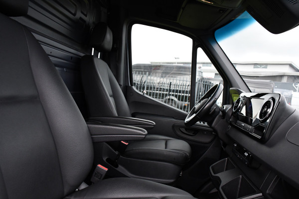 Mercedes-Benz Sprinter 319 1.9 CDI L2H1 RWD PB Edition Full Options! 360 Camera, 3500kg Trekhaak, Cruise, LED, Stoelverwarming, 10,5'' Mbux, 2 x Schuifdeur, Leder, Uniek!