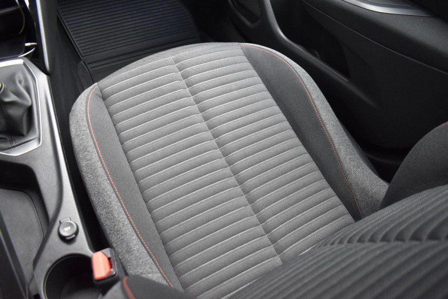 Peugeot 2008 1.2 PureTech Active | Carplay | Cruise | PDC | Incl. garantie