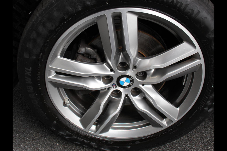 BMW X1 sDrive18i M- Sport | Navigatie | Adaptive Cruise Control | Stoelverwarming  | Elektrische achterklep | Climate Control | Lichtmetalen velgen