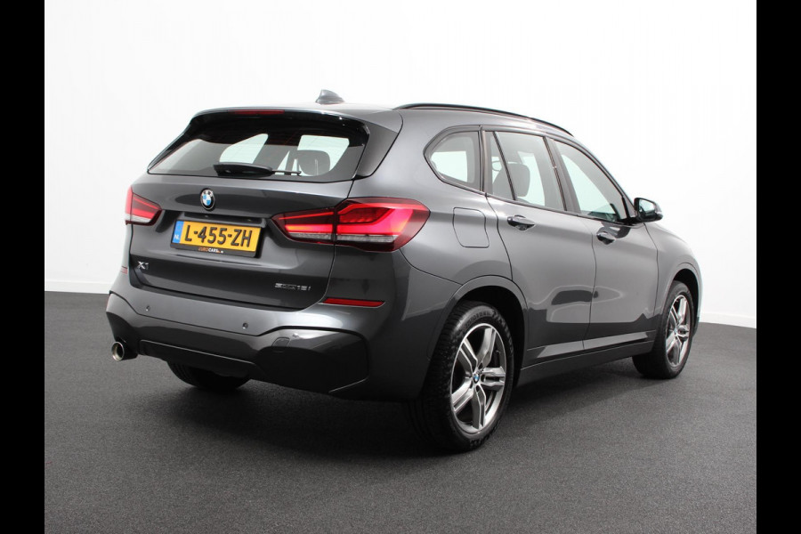 BMW X1 sDrive18i M- Sport | Navigatie | Adaptive Cruise Control | Stoelverwarming  | Elektrische achterklep | Climate Control | Lichtmetalen velgen