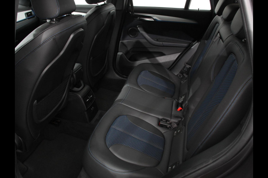 BMW X1 sDrive18i M- Sport | Navigatie | Adaptive Cruise Control | Stoelverwarming  | Elektrische achterklep | Climate Control | Lichtmetalen velgen