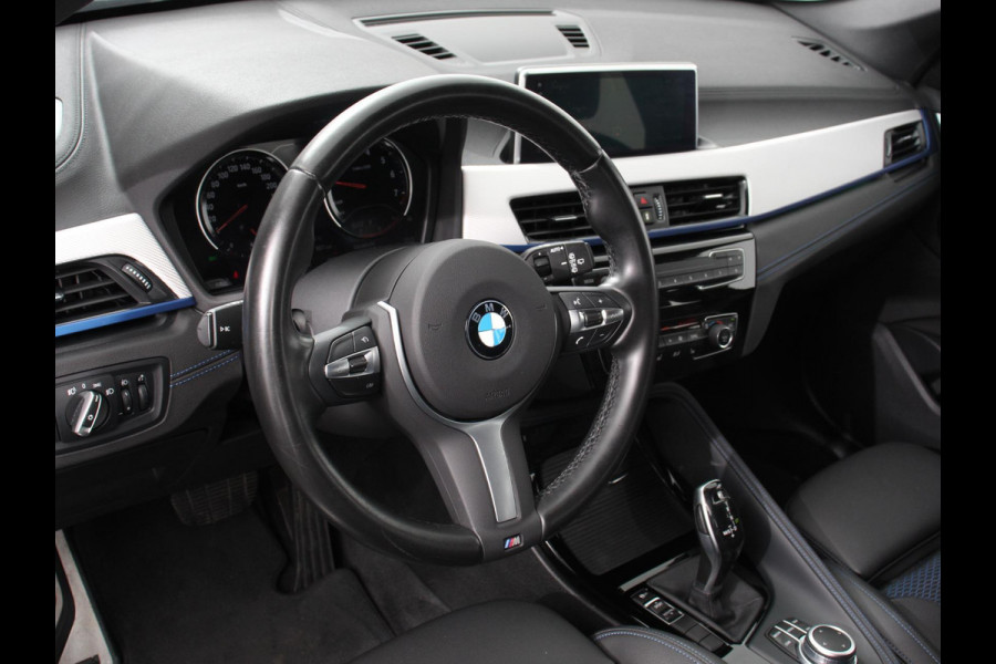 BMW X1 sDrive18i M- Sport | Navigatie | Adaptive Cruise Control | Stoelverwarming  | Elektrische achterklep | Climate Control | Lichtmetalen velgen