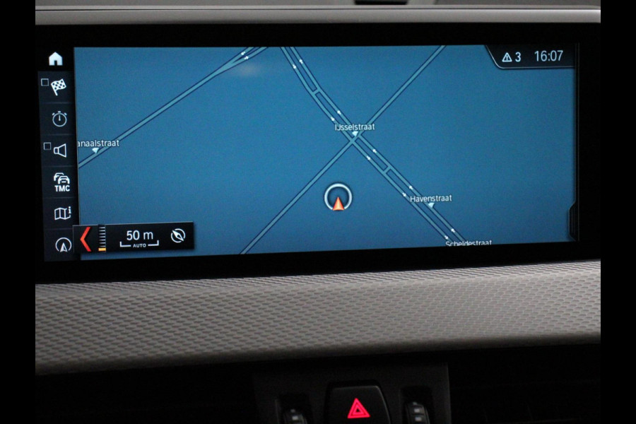 BMW X1 sDrive18i M- Sport | Navigatie | Adaptive Cruise Control | Stoelverwarming  | Elektrische achterklep | Climate Control | Lichtmetalen velgen