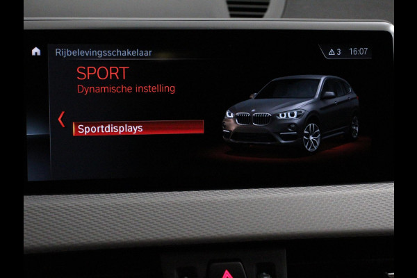 BMW X1 sDrive18i M- Sport | Navigatie | Adaptive Cruise Control | Stoelverwarming  | Elektrische achterklep | Climate Control | Lichtmetalen velgen