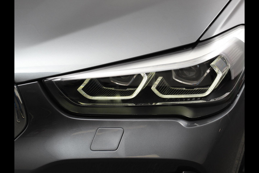 BMW X1 sDrive18i M- Sport | Navigatie | Adaptive Cruise Control | Stoelverwarming  | Elektrische achterklep | Climate Control | Lichtmetalen velgen