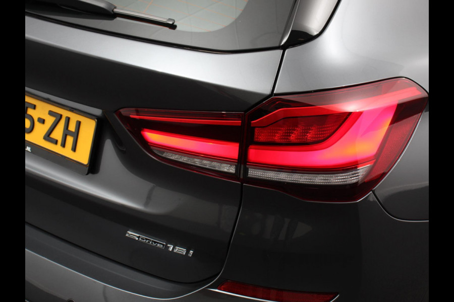 BMW X1 sDrive18i M- Sport | Navigatie | Adaptive Cruise Control | Stoelverwarming  | Elektrische achterklep | Climate Control | Lichtmetalen velgen
