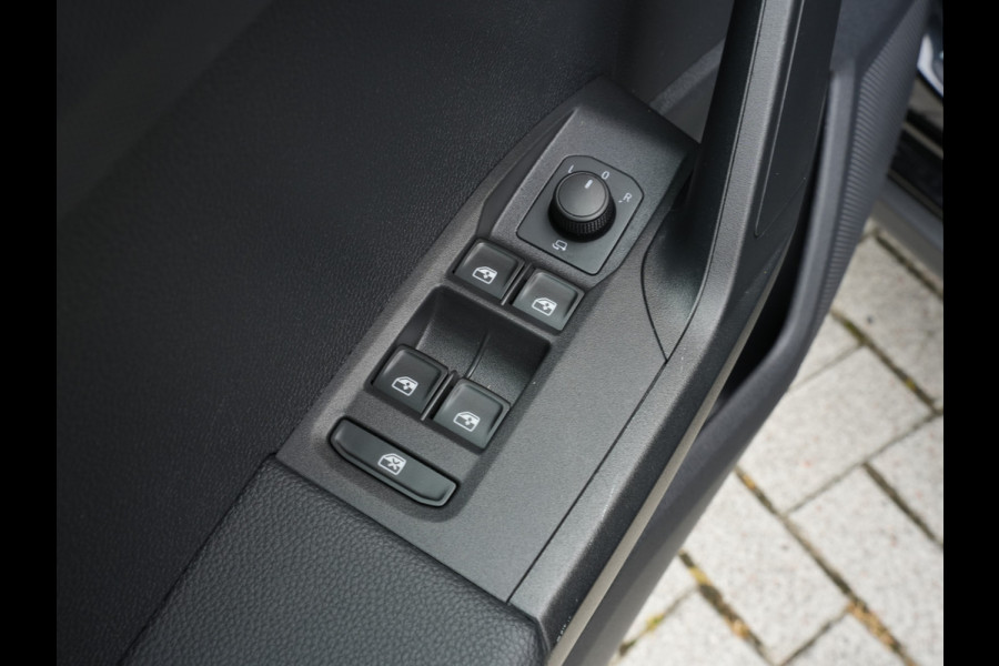 Seat Arona 1.0 TSI Style Business Intense | Navigatie | Climate Control | Camera | Android/Apple Carplay