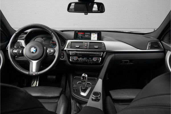 BMW 3 Serie Touring 320i Edition M Sport Shadow Leder CarPlay Navi 19"