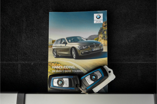 BMW 3 Serie Touring 320i Edition M Sport Shadow Leder CarPlay Navi 19"