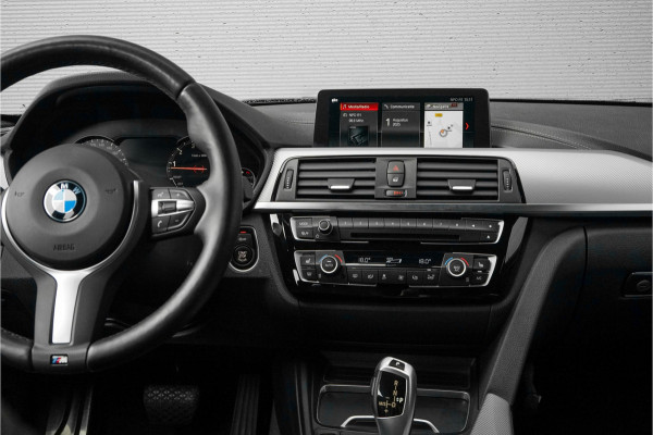 BMW 3 Serie Touring 320i Edition M Sport Shadow Leder CarPlay Navi 19"