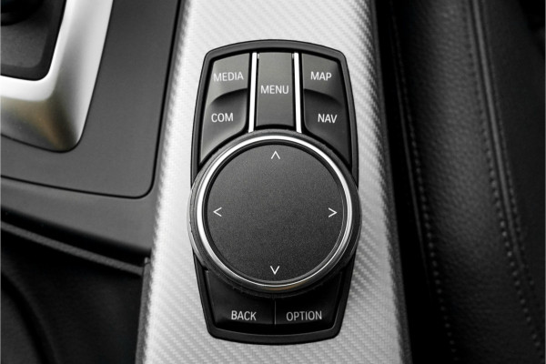 BMW 3 Serie Touring 320i Edition M Sport Shadow Leder CarPlay Navi 19"